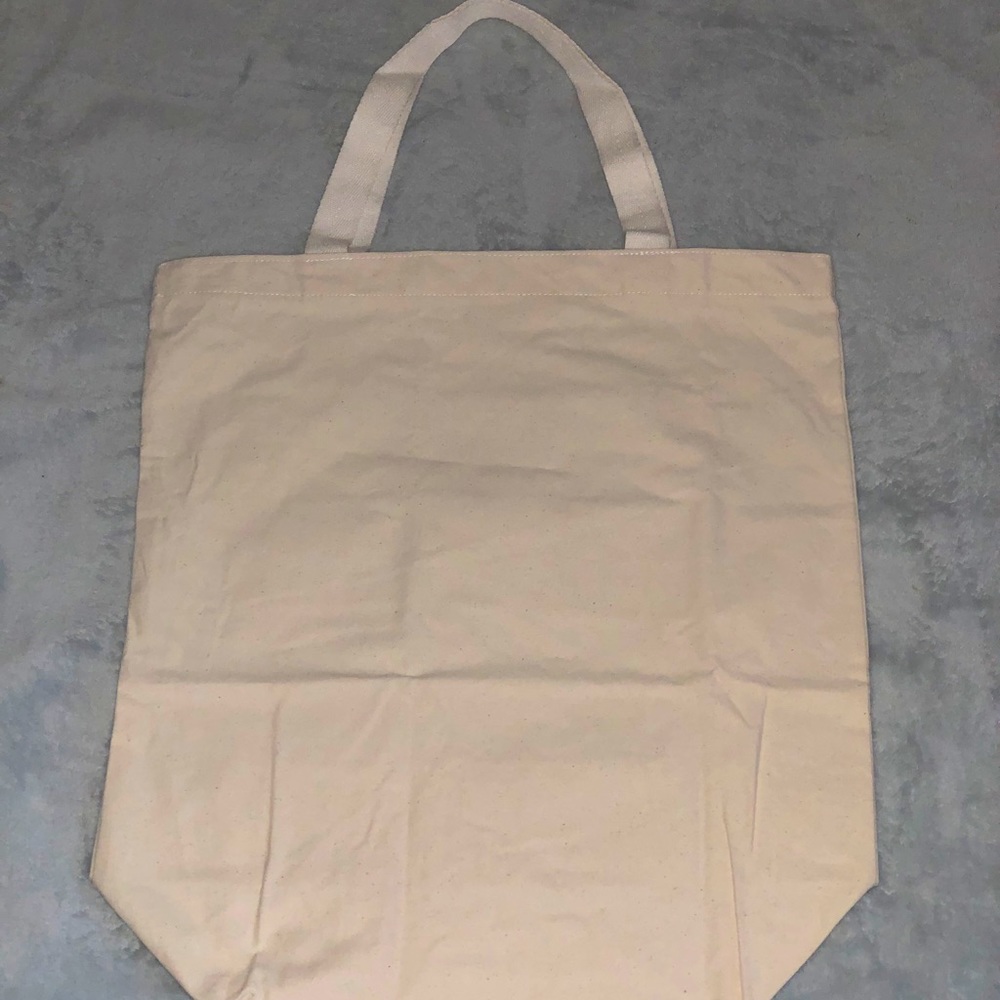 8 Tote Bags